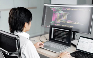 三河 api php源码,下载的php源码怎么运行呢？